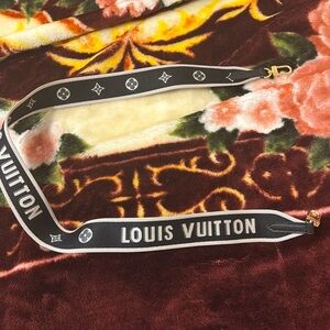 Real Louis Vuitton strap came with bag but do not want it.